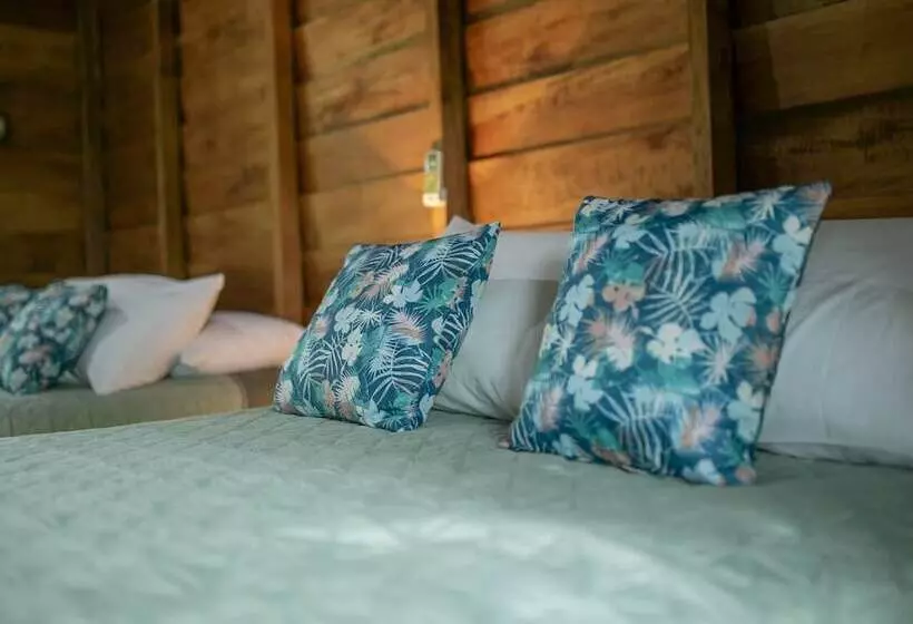 Maaseutuhotelli Eden Organic Farm & Bungalows