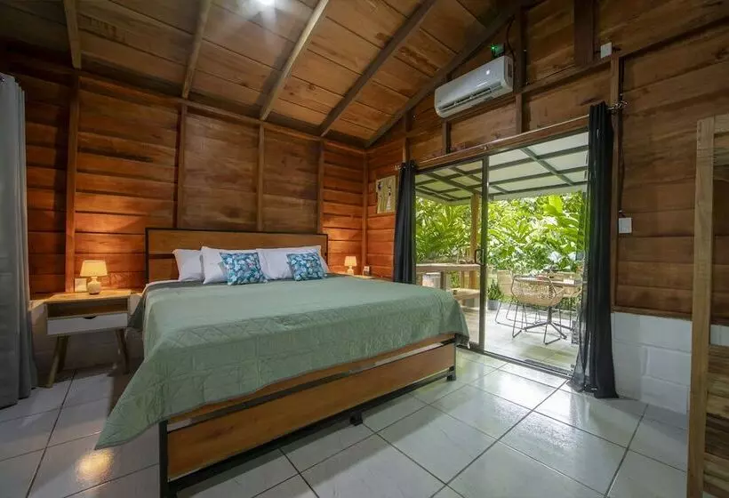 Maaseutuhotelli Eden Organic Farm & Bungalows