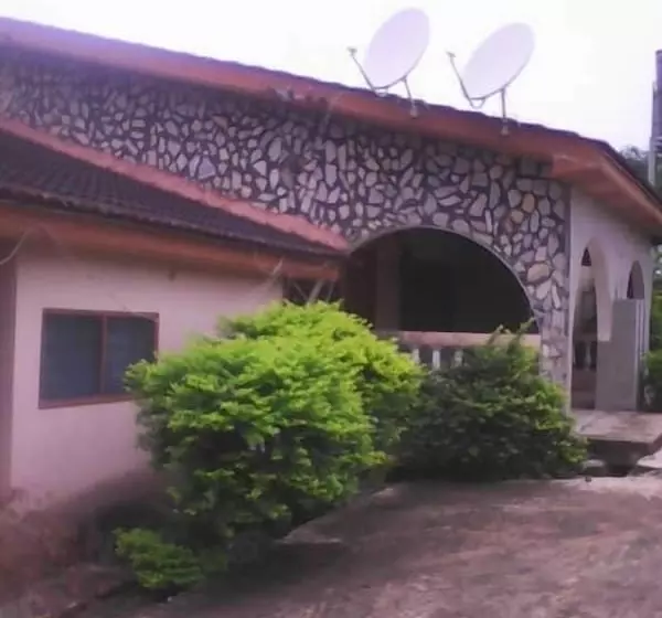 Majatalo Anum Royal Guest House