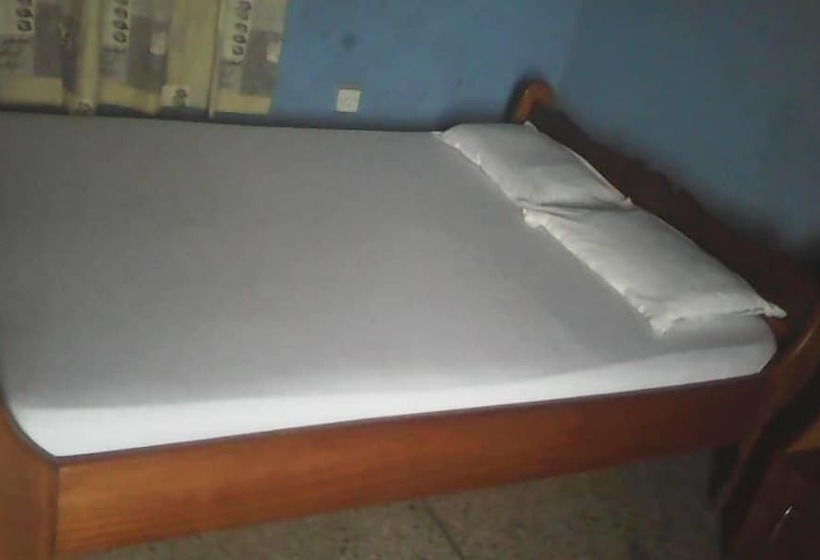 פנסיון Anum Royal Guest House