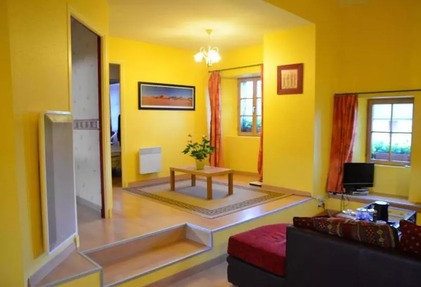 Majatalo Le Manoir Du Butel