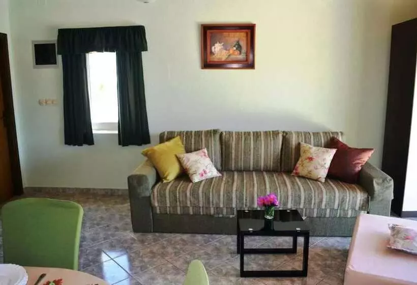 پانسیون Villa Hraste