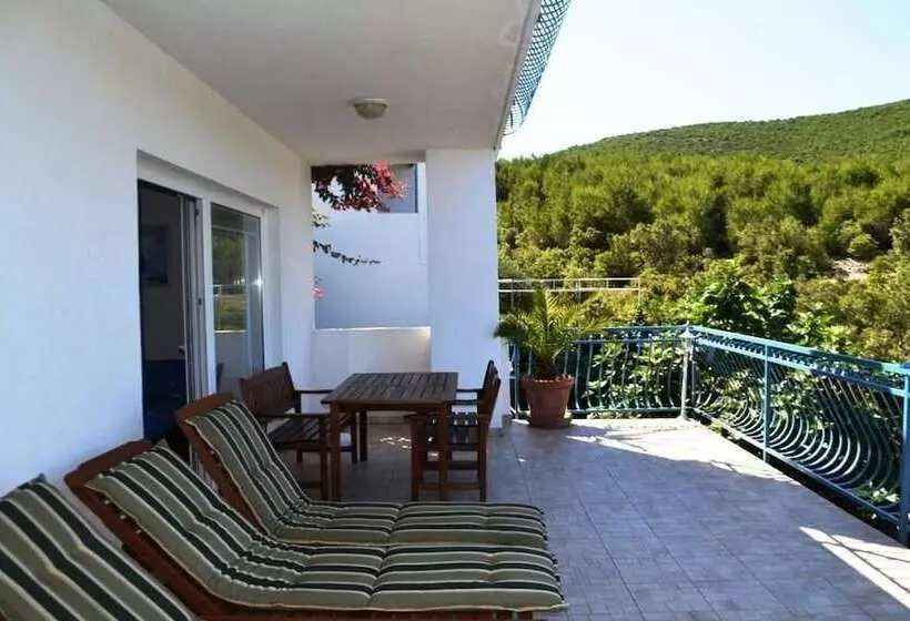 پانسیون Villa Hraste