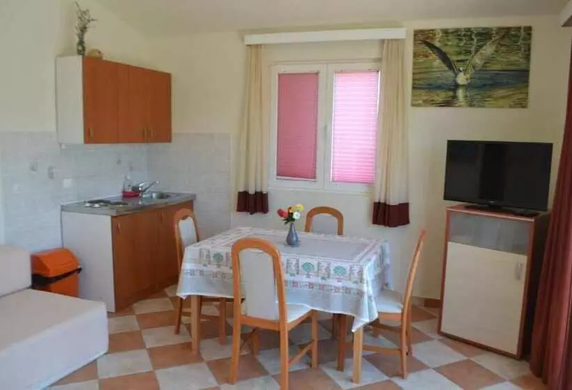 پانسیون Villa Hraste