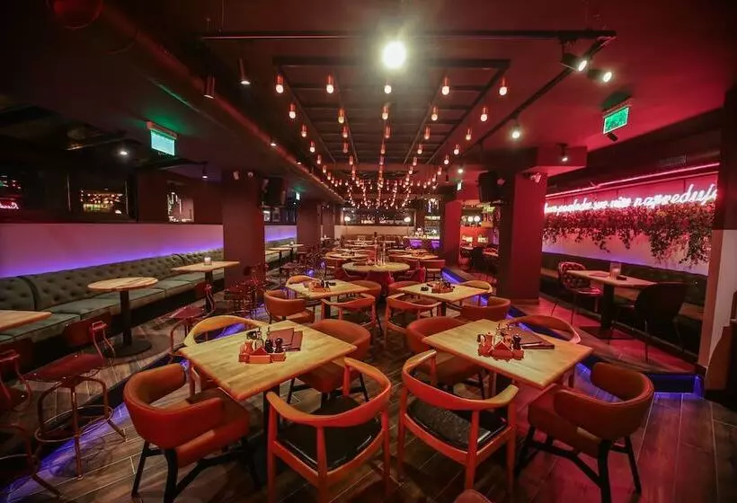 هتل Avangarda Suites