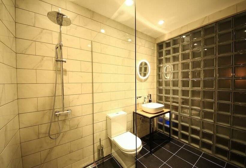 هتل Avangarda Suites