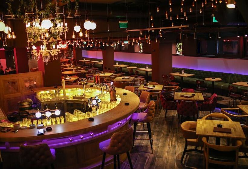 هتل Avangarda Suites