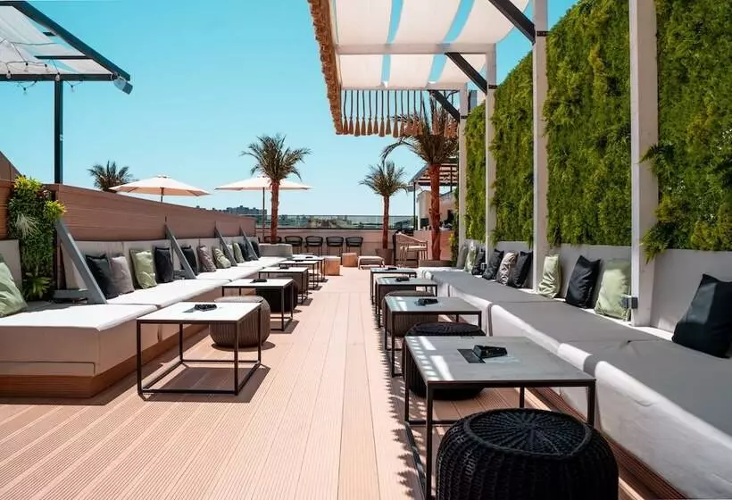 هتل Avangarda Suites