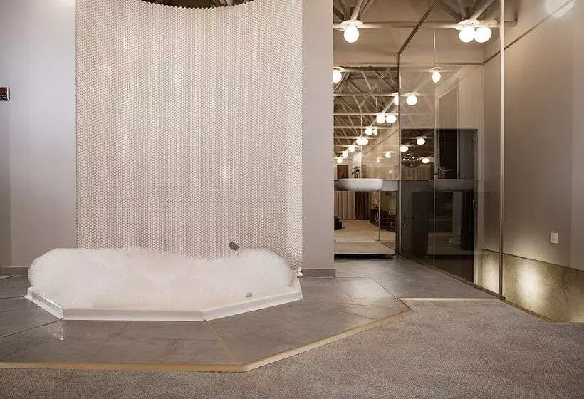 هتل Avangarda Suites