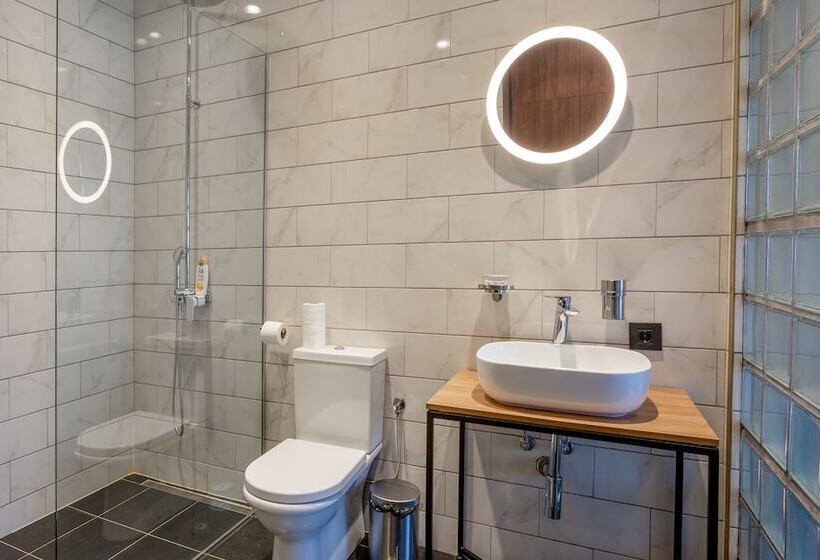 هتل Avangarda Suites