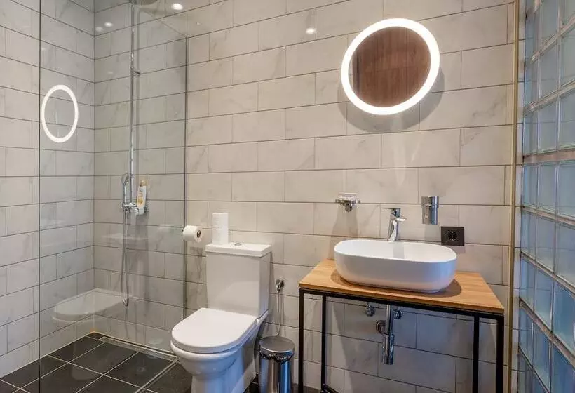 هتل Avangarda Suites