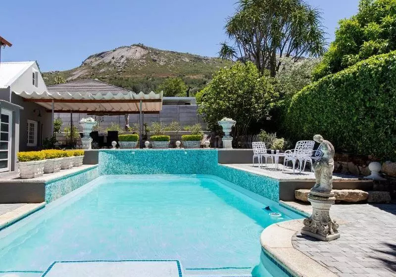 Hotelli Domaine Du Cap Guest House