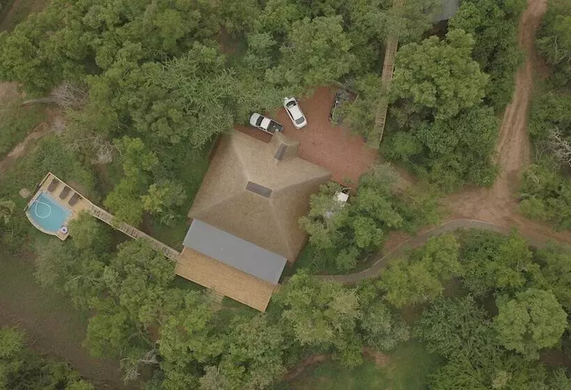 Hotelli Kingfisher Creek Safari Lodge