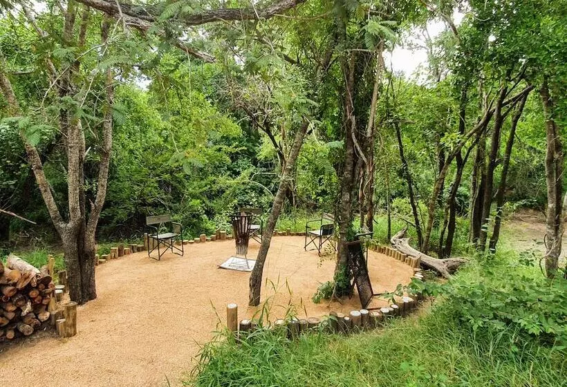 Hotelli Kingfisher Creek Safari Lodge