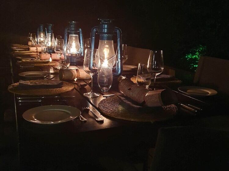 فندق Kingfisher Creek Safari Lodge