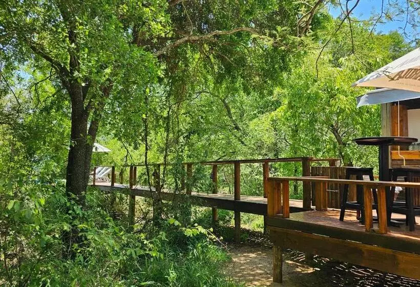 Hotelli Kingfisher Creek Safari Lodge