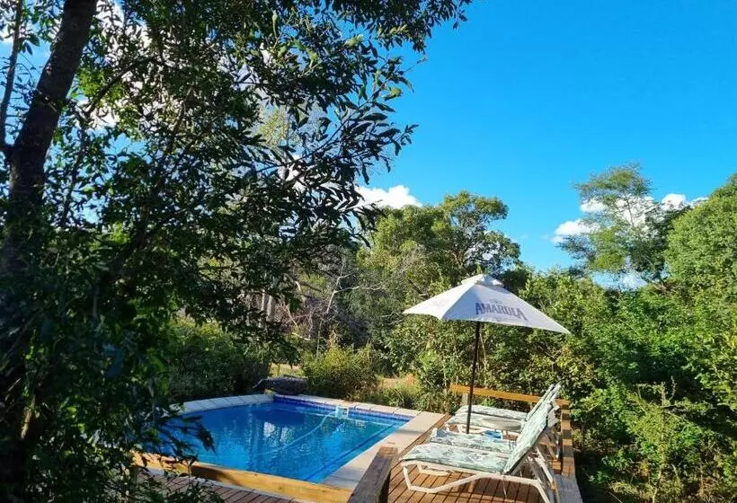 Hotelli Kingfisher Creek Safari Lodge