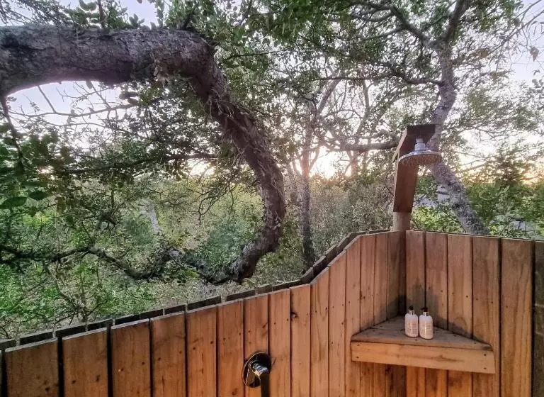 Hotelli Kingfisher Creek Safari Lodge