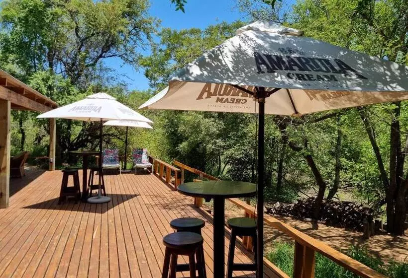 Hotelli Kingfisher Creek Safari Lodge