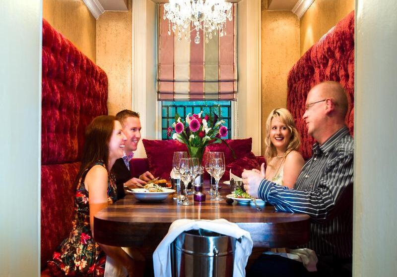 Cork S Vienna Woods Hotel & Villas