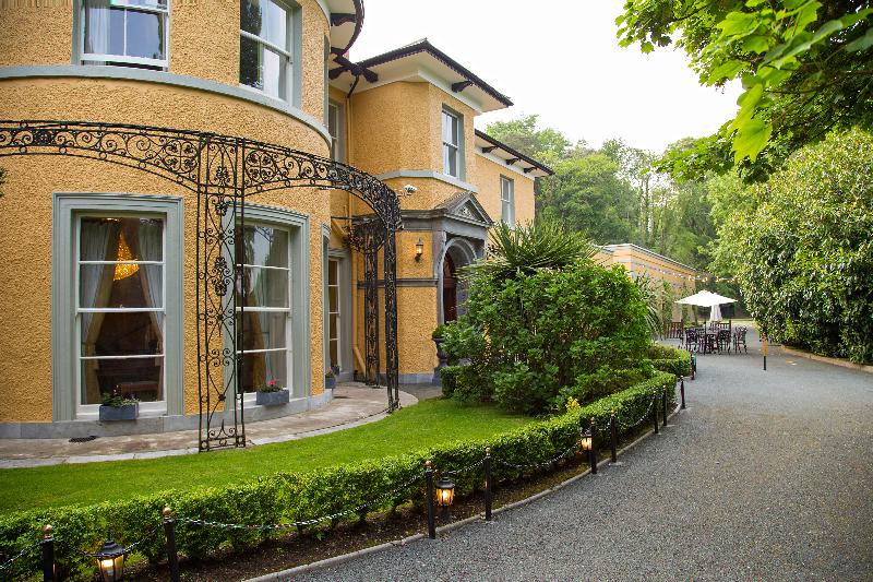 Cork S Vienna Woods Hotel & Villas