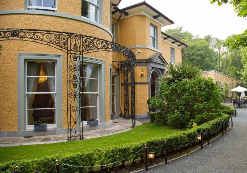 Cork S Vienna Woods Hotel & Villas