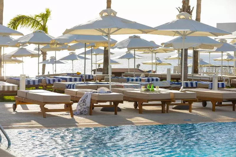 Отель Constantinos The Great Beach