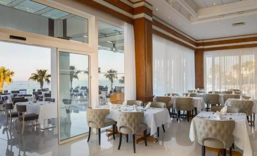 Отель Constantinos The Great Beach