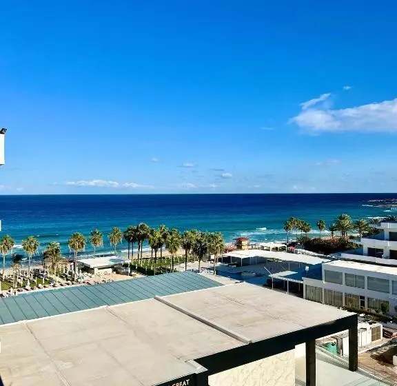 Отель Constantinos The Great Beach