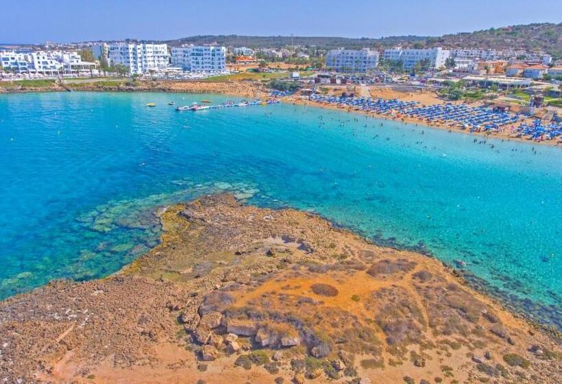 בית מלון כפרי Constantinos The Great Beach