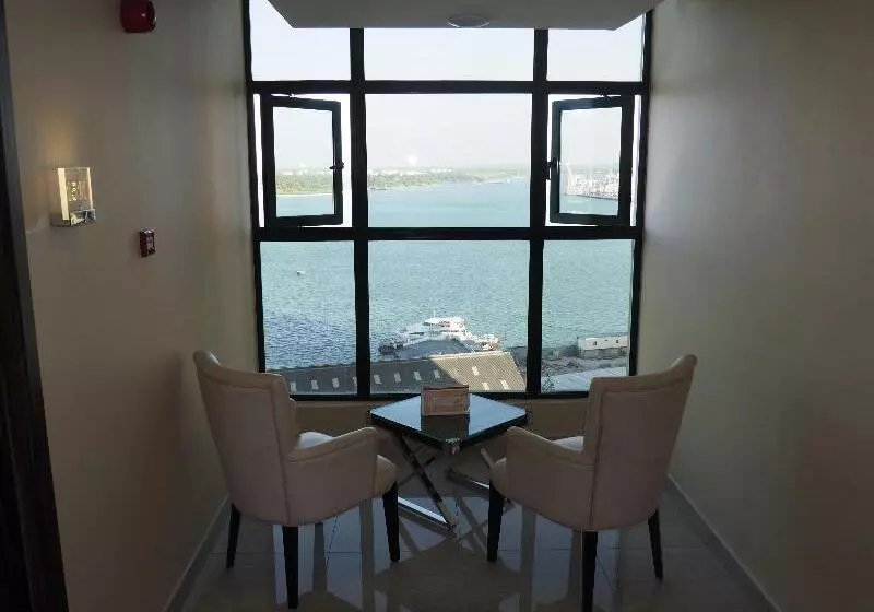 هتل Harbour View Suites