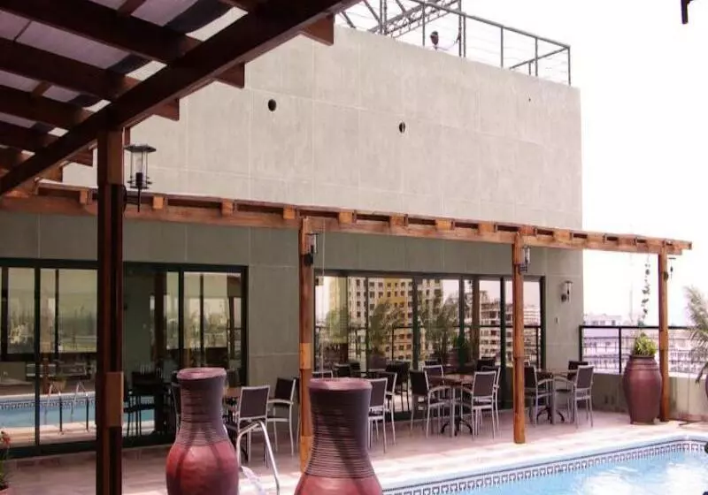 هتل Harbour View Suites