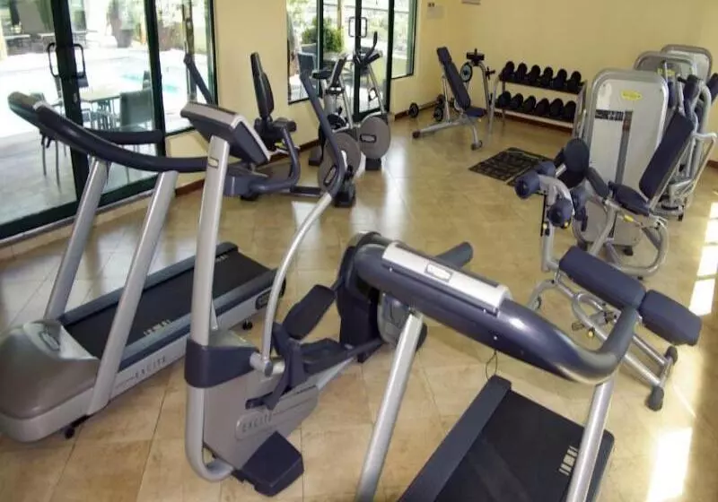 هتل Harbour View Suites