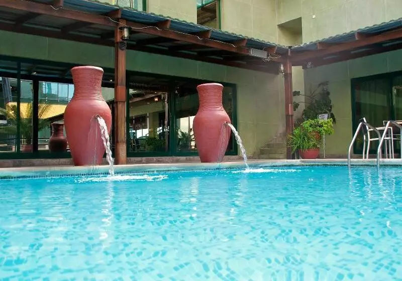 هتل Harbour View Suites