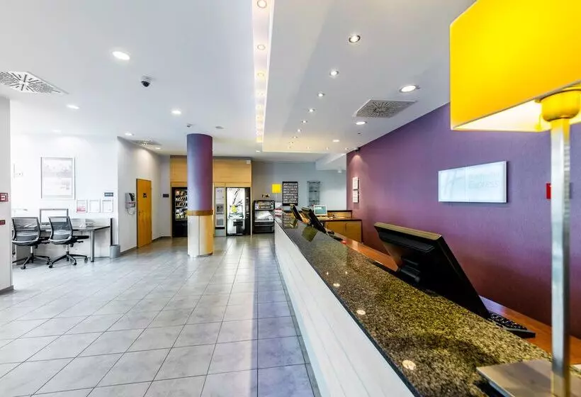 هتل Holiday Inn Express Berlin City Centre, An Ihg