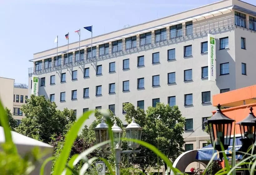 هتل Holiday Inn Express Berlin City Centre, An Ihg