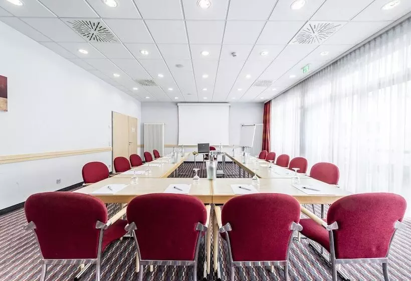 هتل Holiday Inn Express Berlin City Centre, An Ihg