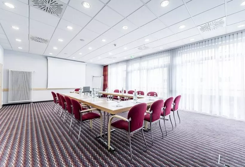 هتل Holiday Inn Express Berlin City Centre, An Ihg