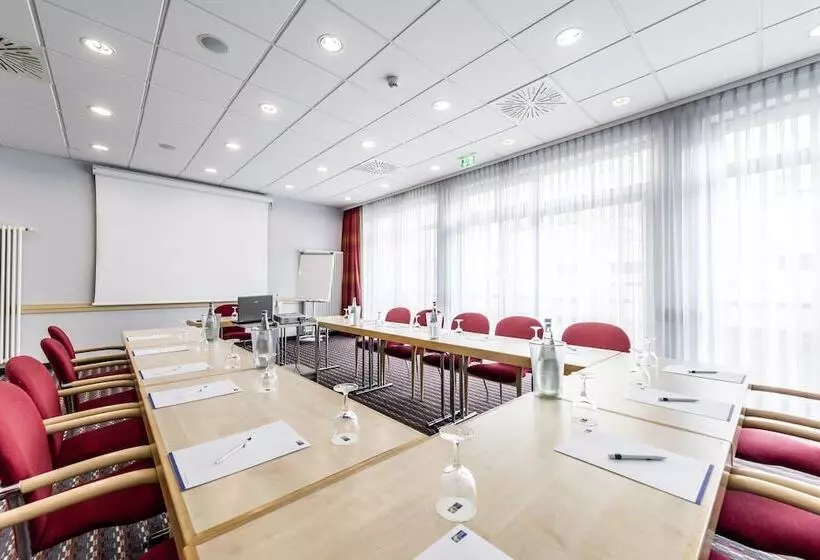 هتل Holiday Inn Express Berlin City Centre, An Ihg