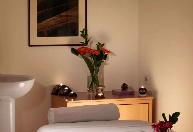 ホテル Hyatt Regency Bishkek
