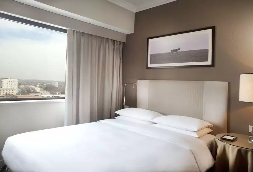 ホテル Hyatt Regency Bishkek
