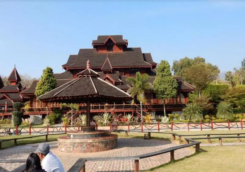 هتل Inle Kaung Daing Village Resort