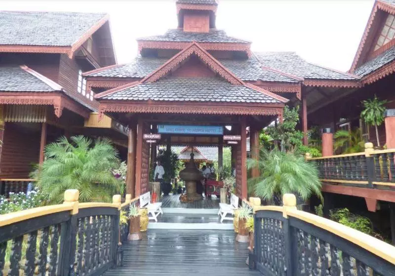 هتل Inle Kaung Daing Village Resort
