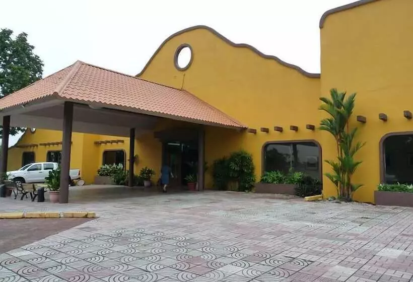 Hotel Las Cumbres & Water Park