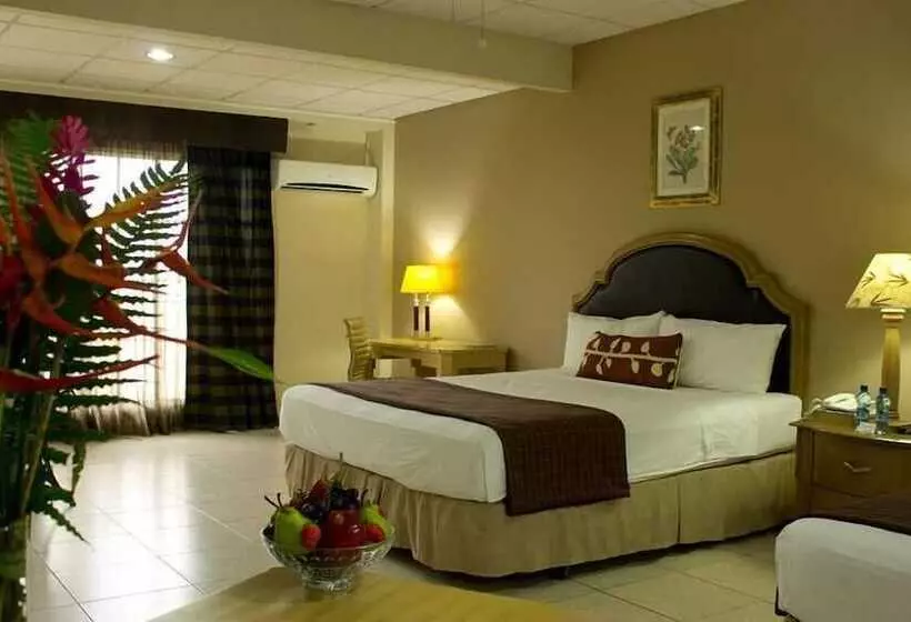 Hotel Las Cumbres & Water Park