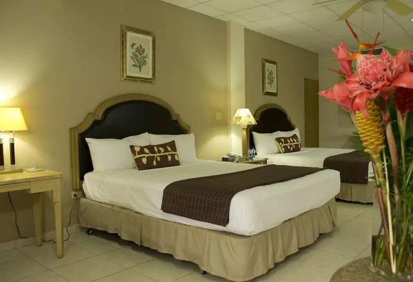 Hotel Las Cumbres & Water Park