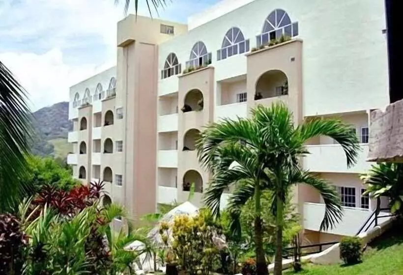 Hotel Las Cumbres & Water Park