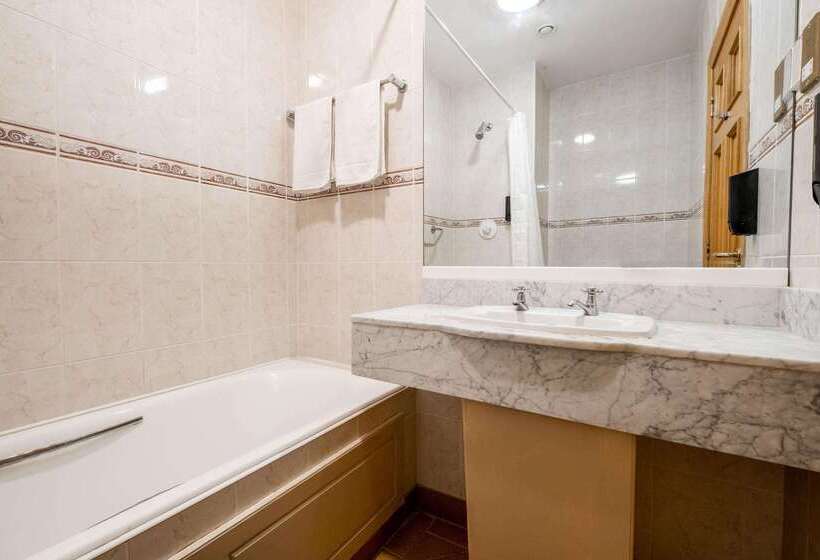 Quality Hotel And Leisure Centre Youghal