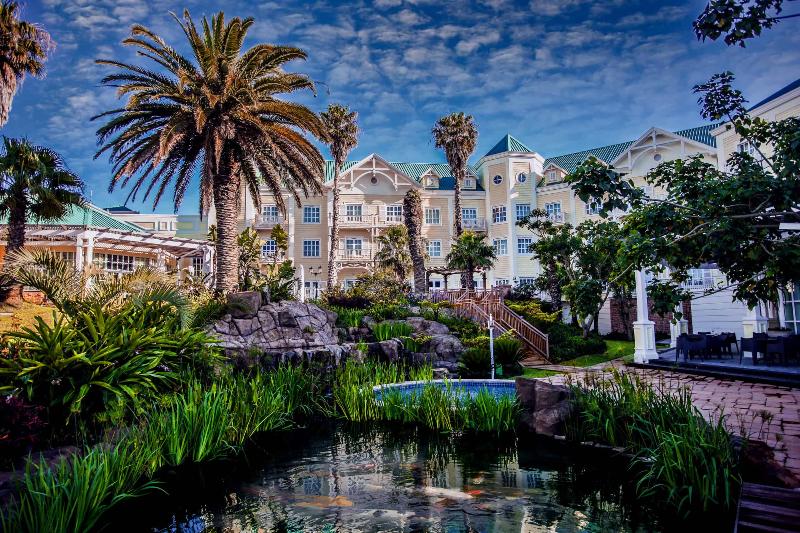 ホテル Hemingways