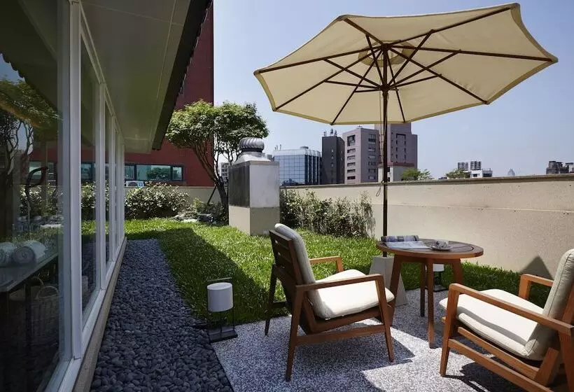 Taipei Fullerton Hotel Maison North